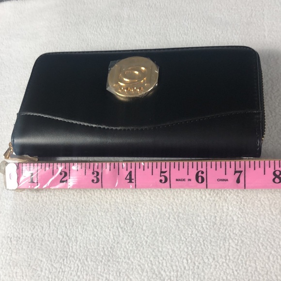 Bebe - Picture 7 of 8